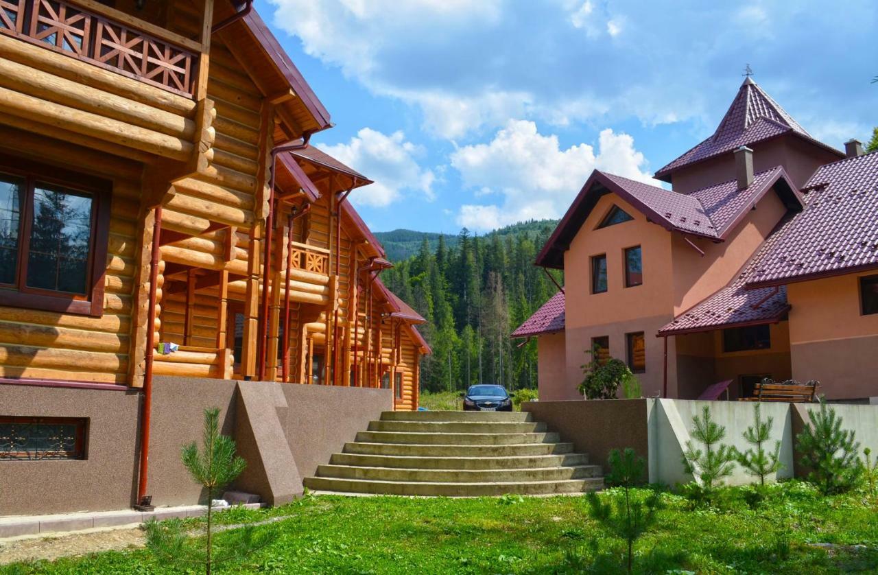 Апартаменты Knyazhyi Dvir Strigalnya Экстерьер фото